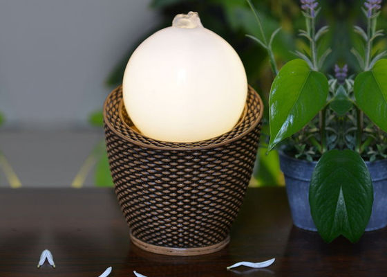 Chine Fontaine de bureau lisse de cascade avec les lumières menées fournisseur