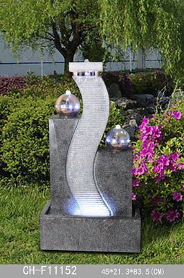 Fontaines d'eau allumées de pierre de fonte fournisseur