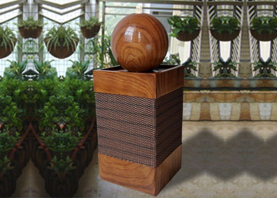 Fontaine d'eau en bois allumée faite main d'effet de rotin fournisseur