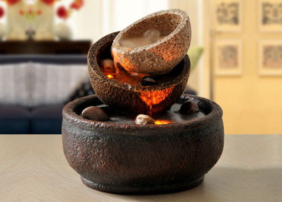 Trois fontaines de table d'intérieur de travail manuel de tasses fournisseur
