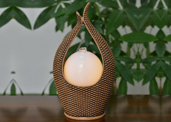 Fontaine d'eau de table fabriquée à la main de Polyresin avec la lumière fournisseur